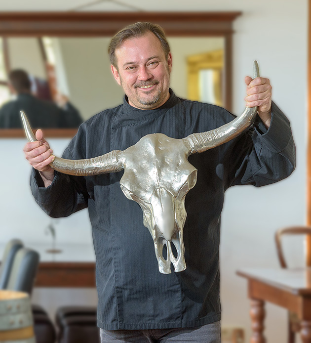 Oliver Markmann, Inhaber des BBQ Restaurants, präsentiert seine kulinarische Leidenschaft im BBQ Restaurant Markmanns.